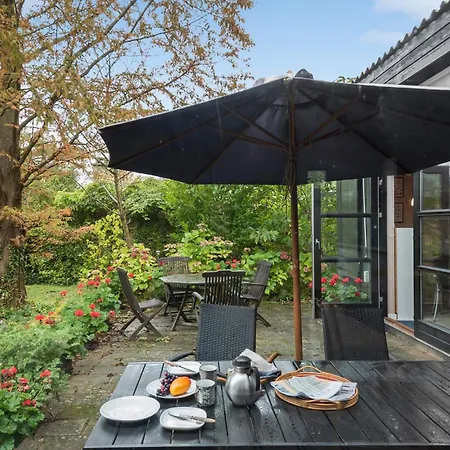 度假居 3 Bedroom Awesome In Stevns 勒兹维